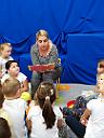 Caa Polska czyta Dzieciom - Mama Dominiki czyta w grupie I - Kotki