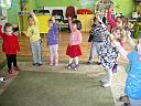 Zajcia o profilu taneczno-muzycznym „Roztaczone przedszkolaki” w grupie VIII - marzec