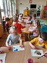 Puchatki - Malowanie na kaszy mannie - Program edukacyjny Kreatywne prace plastyczne