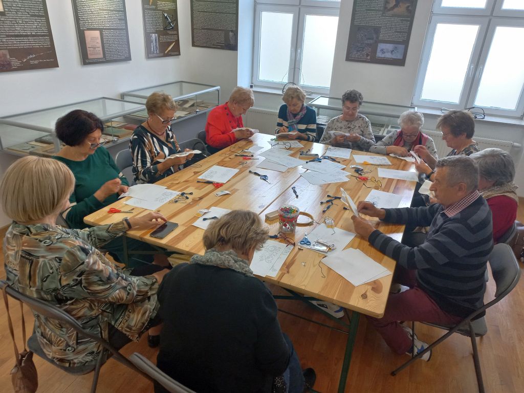 Warsztaty haftu w muzeum