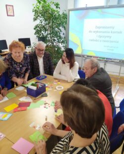 SCRAPBOOKING - poznaj tajniki projektowania i zdobienia. Twórcze warsztaty dla słuchaczy UTW