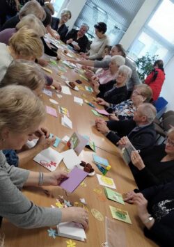 SCRAPBOOKING - poznaj tajniki projektowania i zdobienia. Twórcze warsztaty dla słuchaczy UTW