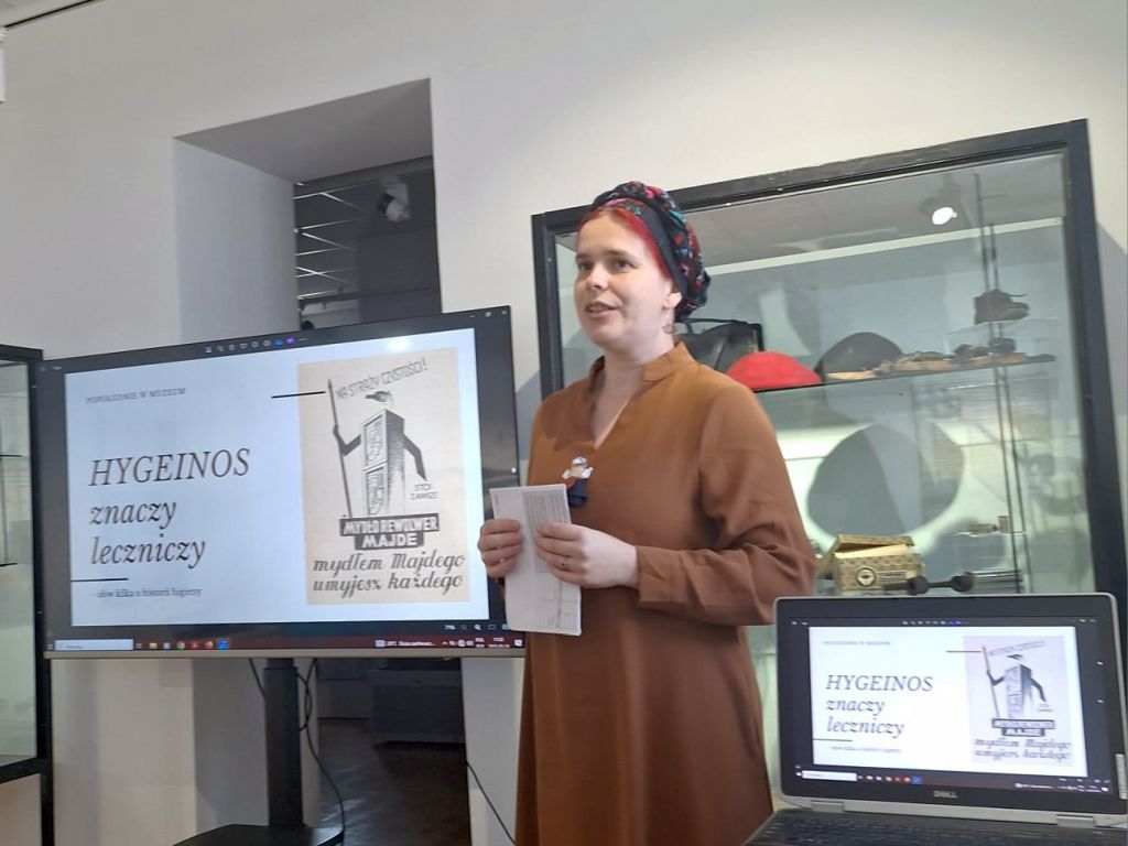 HYGEINOS – znaczy leczniczy – warsztaty w Muzeum Regionalnym prowadziła mgr Katarzyna Warmińska-Mazurek