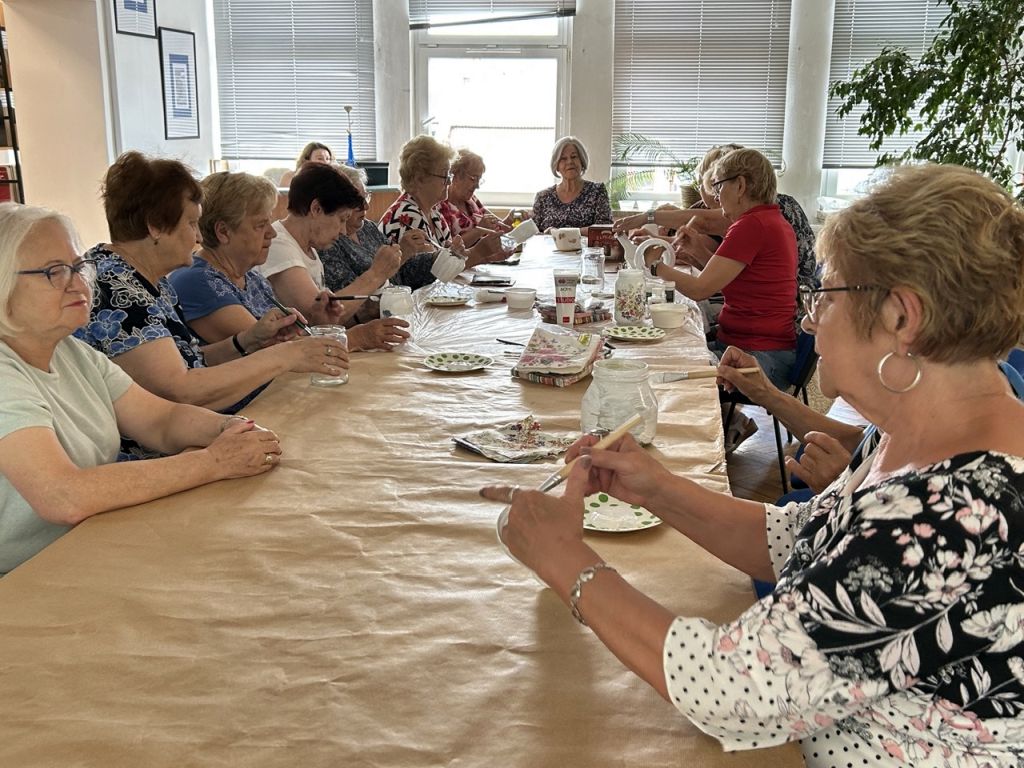 Decoupage - warsztaty zdobienia  wazoników