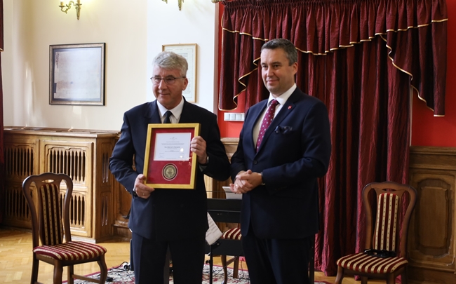 Wielkie wyróżnienie dla Burmistrza