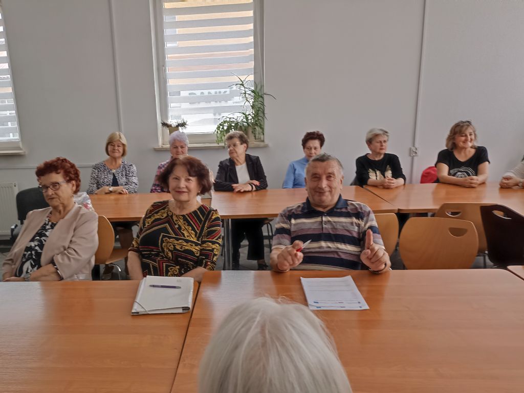 Warsztaty psychoedukacyjne dla seniorów-prowadzone przez psychologów z Poradni Psychologiczno-Pedagogicznej mgr Renatę Matej oraz mgr Karolinę Joniec